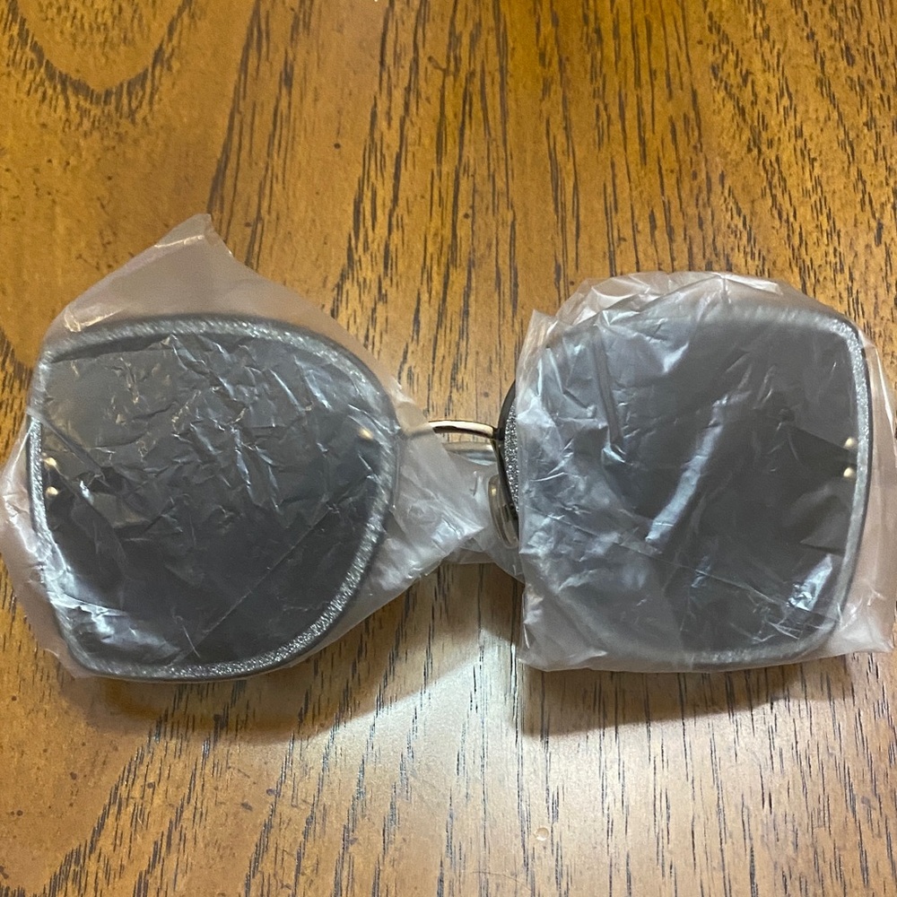 Sunglasses - Picture 3 of 6